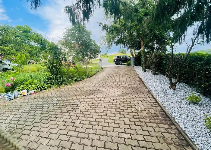 Freiblick 1 Bad Glbg Mit Garten Top1 * باد غليشنبرج